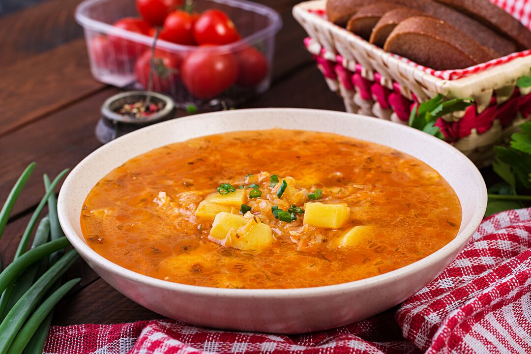 kāpostu zupa svara zaudēšanai